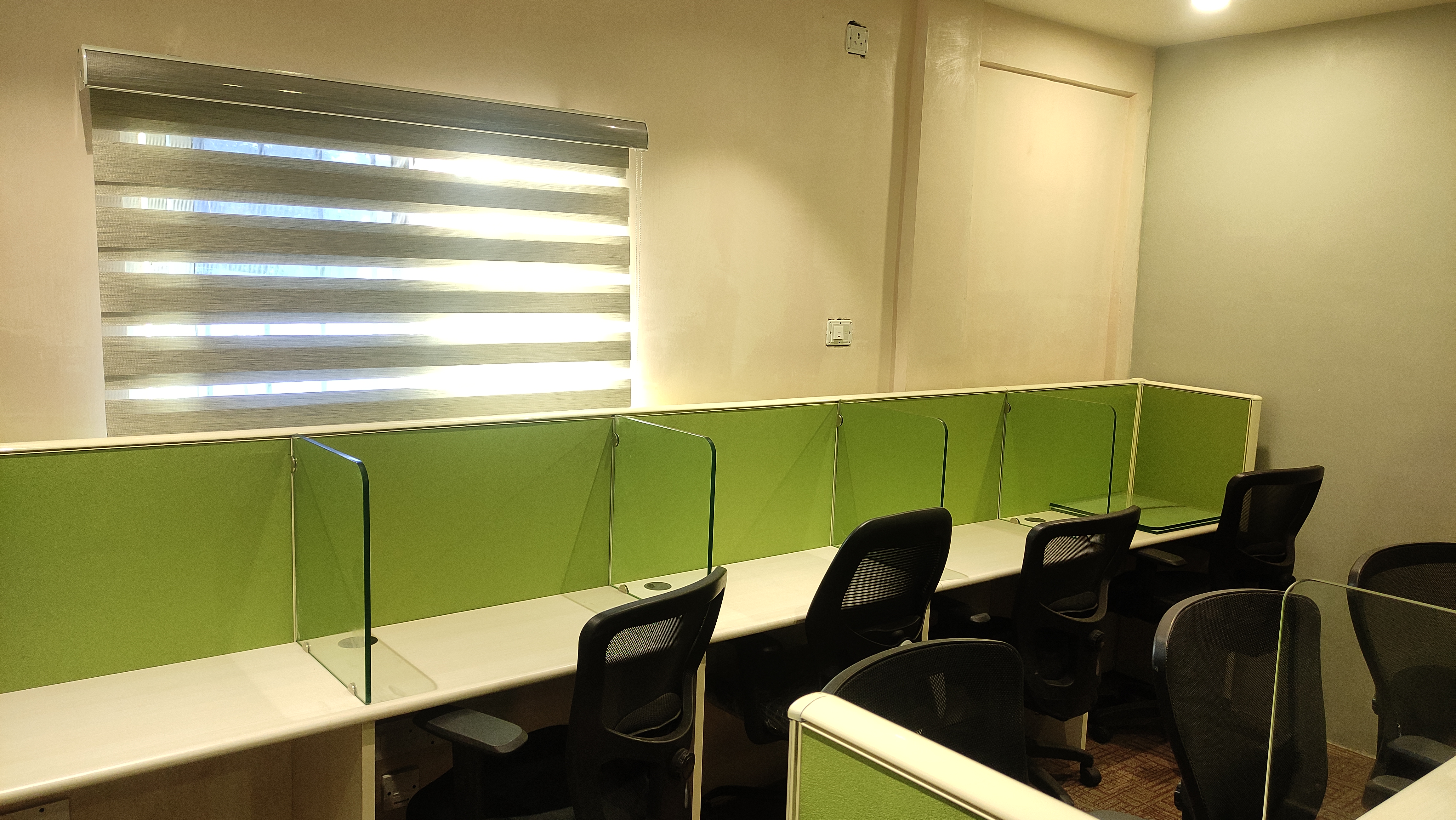 Fleible Hot Desk - Korattur